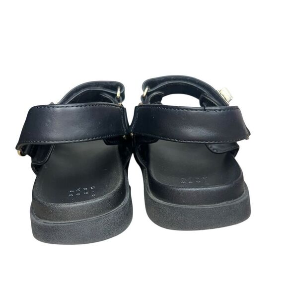 A New Day Women’s 9 Jonie Footbed Sandals Black Faux Leather Chunky - Picture 6 of 8